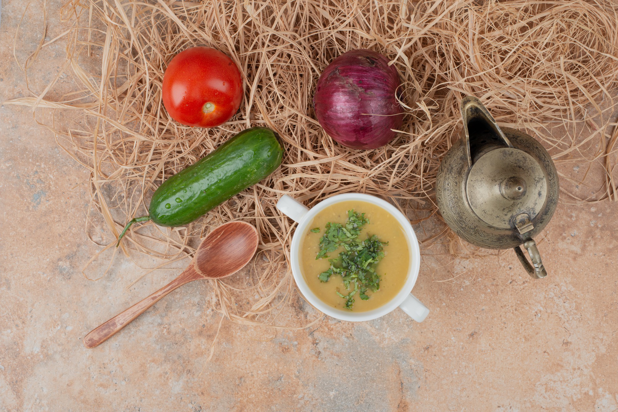 Sudedami ingredientai daržovių sriubai lauke